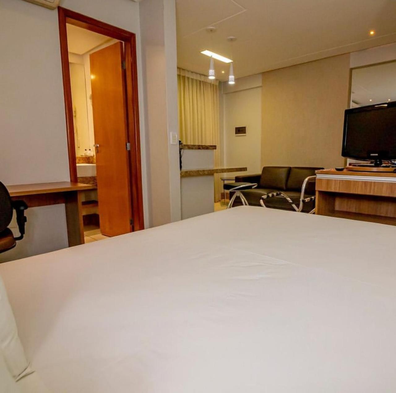 גויאניה Sun Square Suites Hotel By Lual מראה חיצוני תמונה