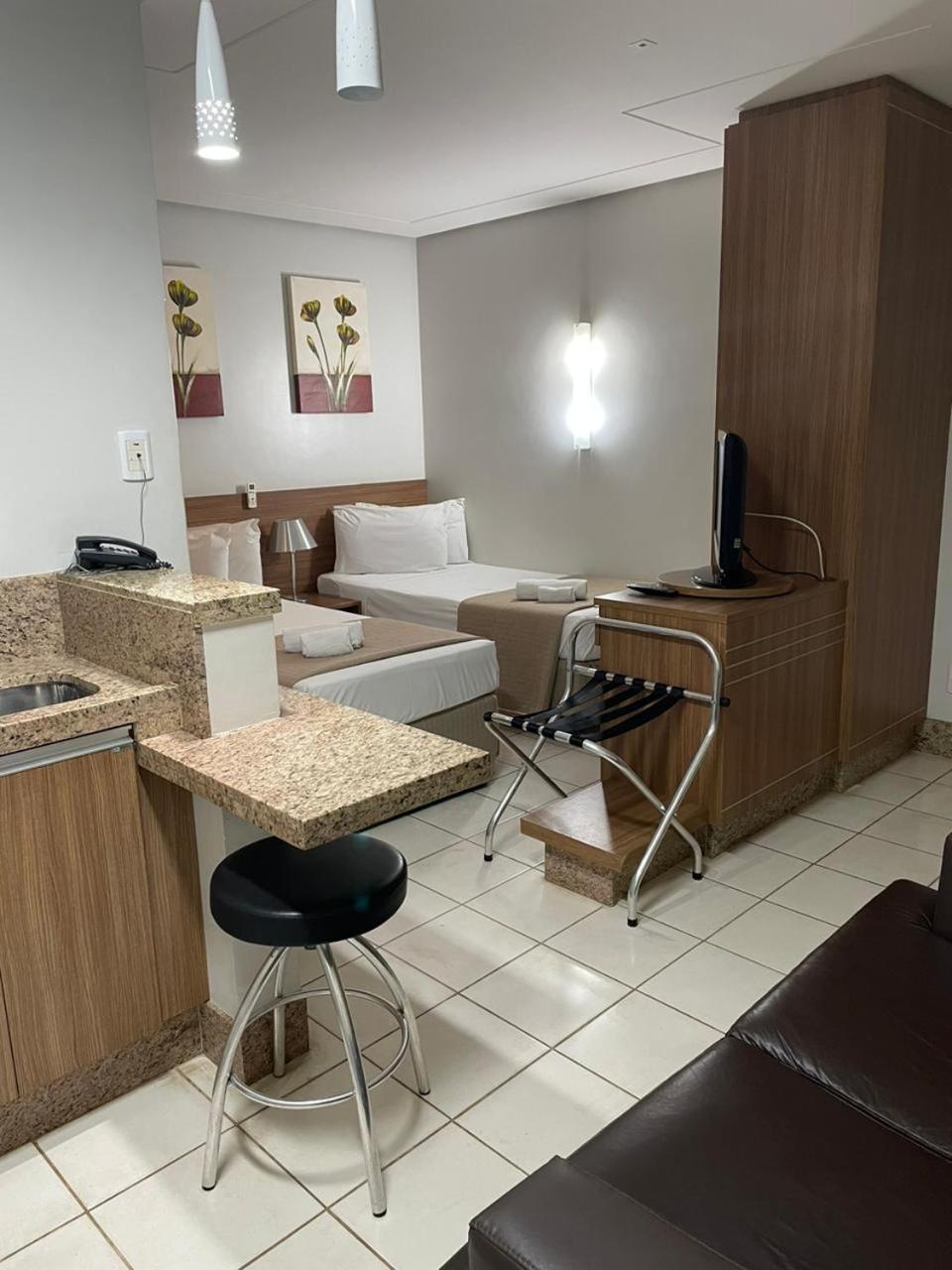 גויאניה Sun Square Suites Hotel By Lual מראה חיצוני תמונה